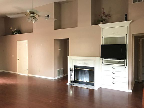 4th image of 649 Whittingham Pl