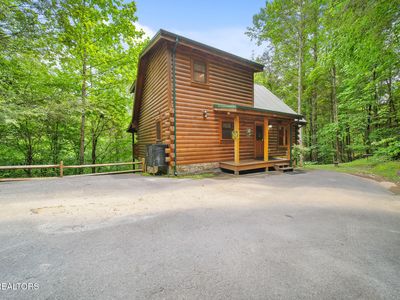 756 Yona Trail Way, Gatlinburg, TN, 37738