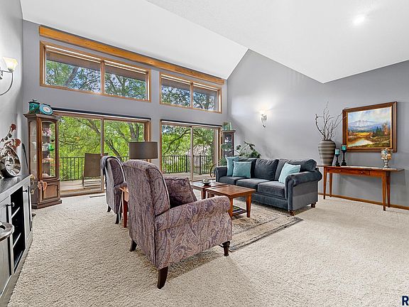 4th image of 812 W Bayberry Cir