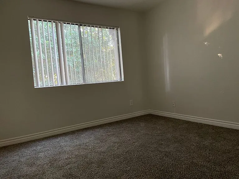 1114 W Blaine St #205 — Photo 4