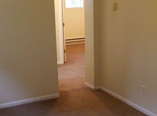 393 Moon Clinton Rd UNIT B, Moon Twp, PA 15108