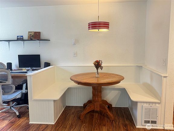 5th image of 7455 Glacier Ridge Place SE