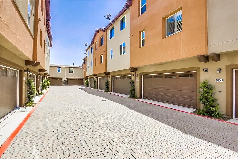 2 bed, 1062 sqft, $3,250 — Photo 4
