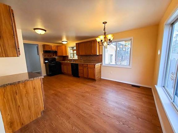 5th image of 2871 N Athey Ave
