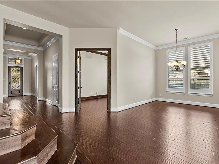 1117 Hancock Springs Ln — Photo 5
