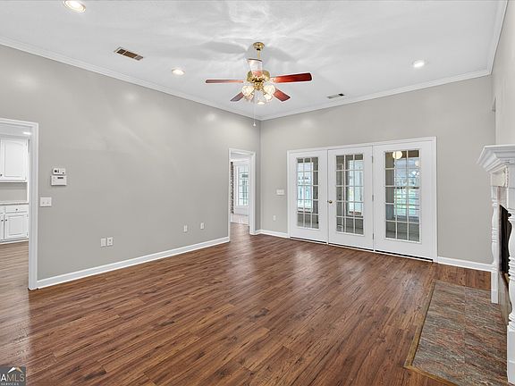 5th image of 1102 Cherokee Ct