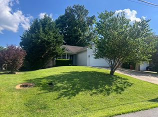 2903 Mayfield Dr, Johnson City, TN 37604