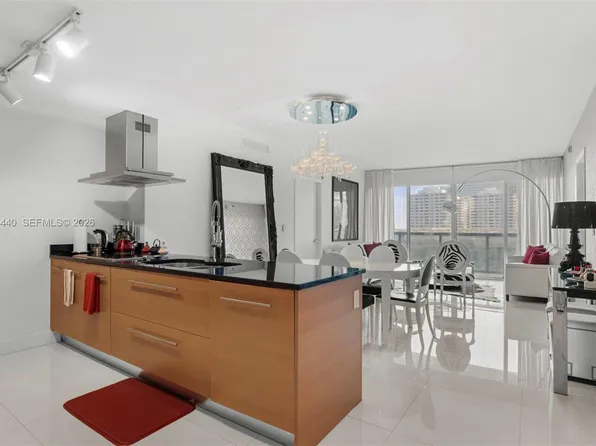 495 Brickell Ave APT 805, Miami, FL 33131