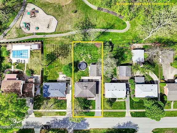 3rd image of 410 Westwood Dr