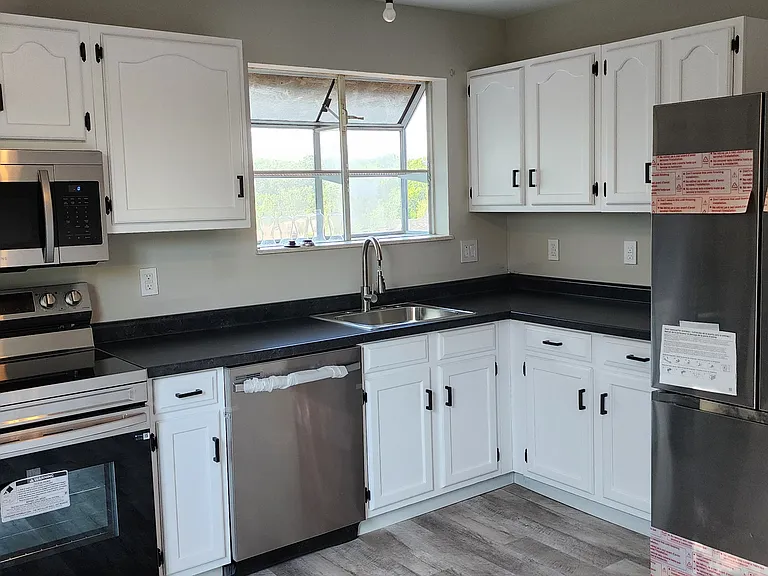 649 Showplace Ct — Photo 6