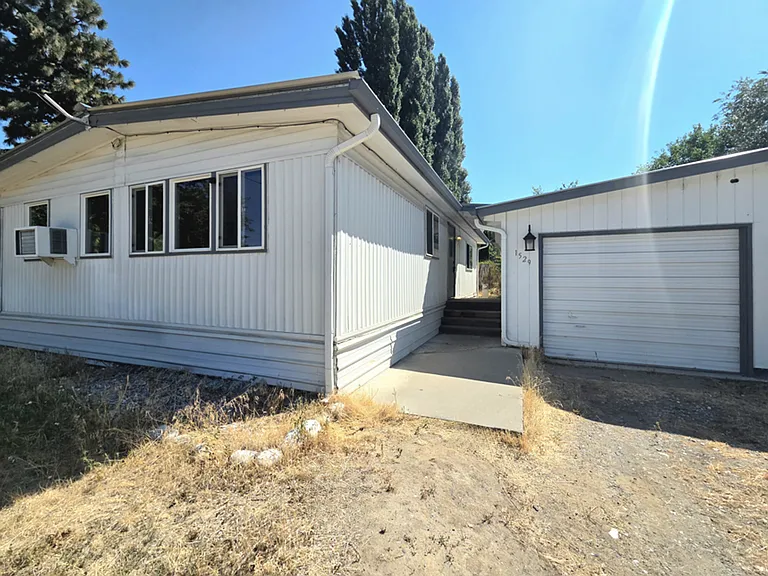 1529 NW Avon Ct — Photo 9