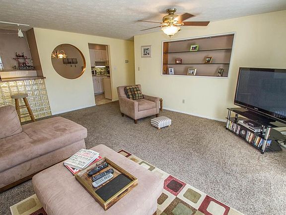 5th image of 9821 Sunrise Blvd Unit 2