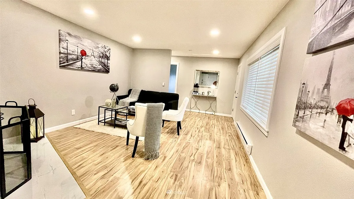 Building Photo - 10417 Aqua Way S #1