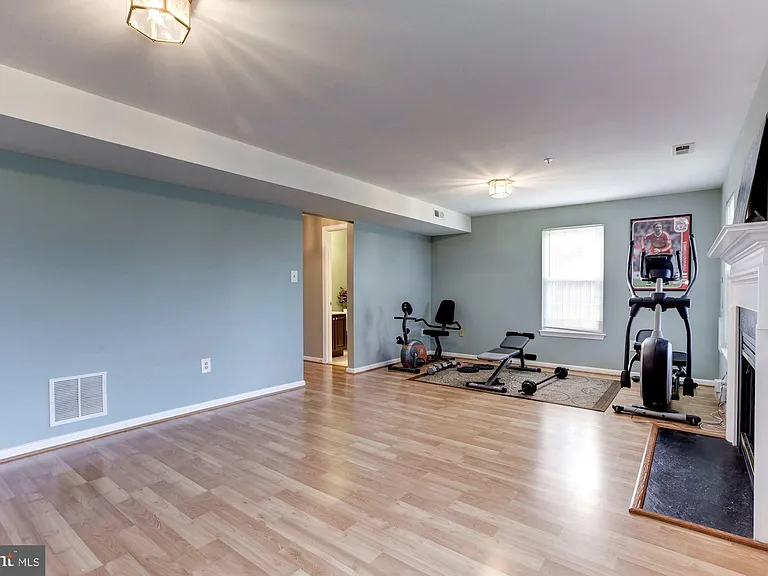 13724 Valley Oak Cir — Photo 31