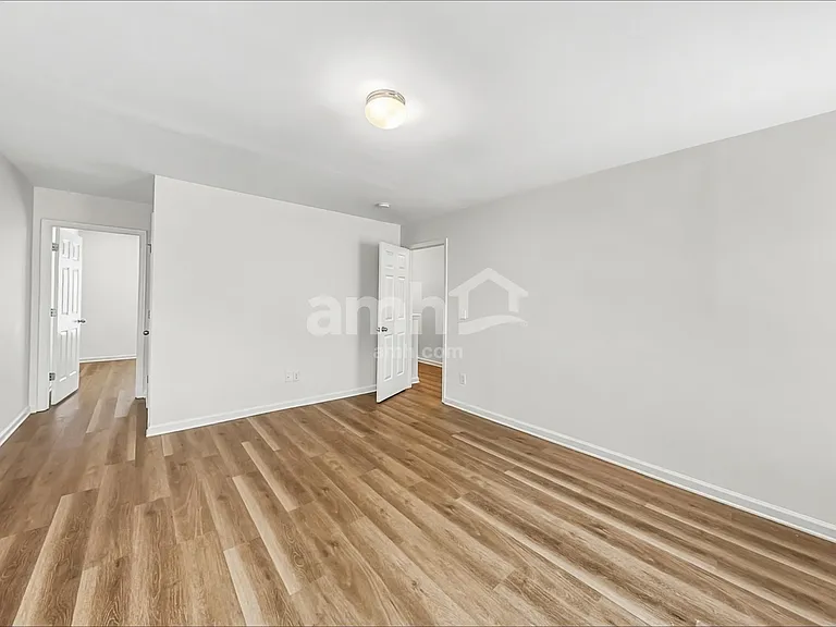 4108 Hampstead Village Dr — Photo 13