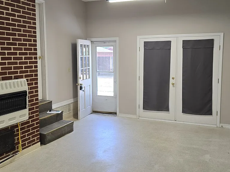 204 Iris Dr — Photo 7