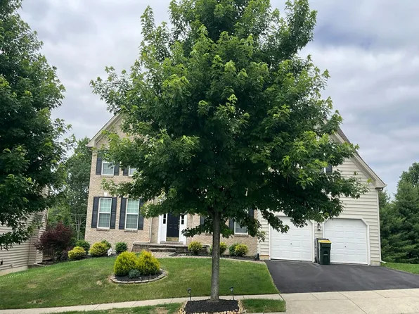 894 Yorkshire Dr, Breinigsville, PA 18031