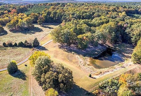 2nd image of 44333 Stony Gap Rd