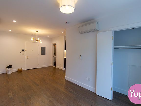 3rd image of 484 Quincy St Floor 2