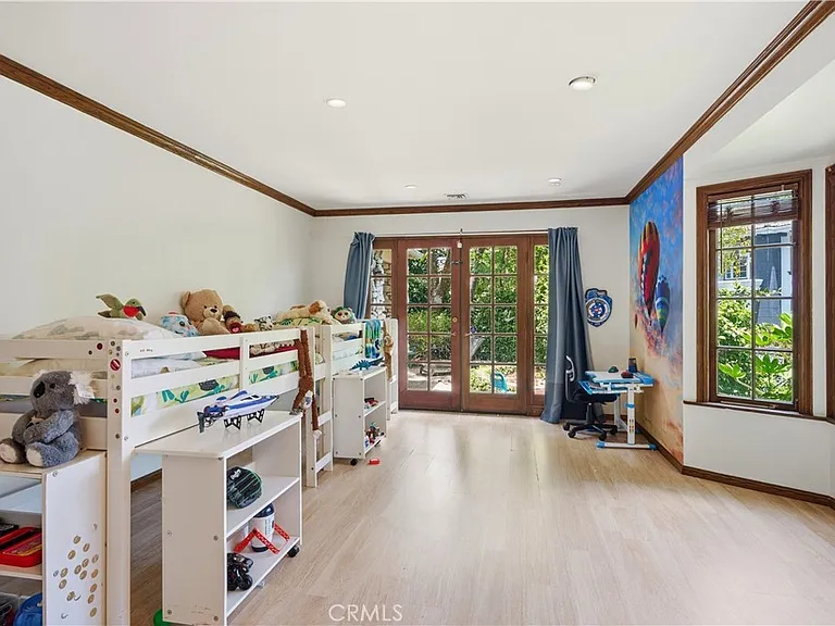 18000 Karen Dr — Photo 33