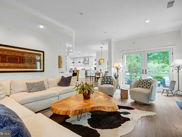 6719 Tennyson Dr — Photo 13