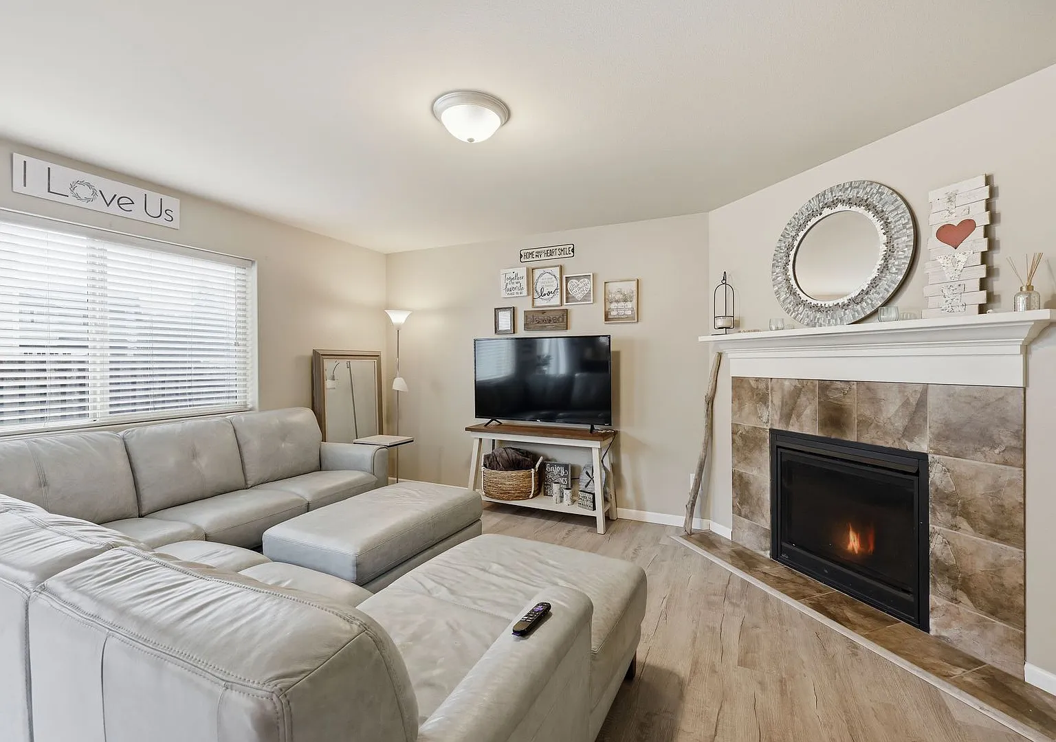 Well Maintained 4 Bedroom Home in CK School District — Photo 3