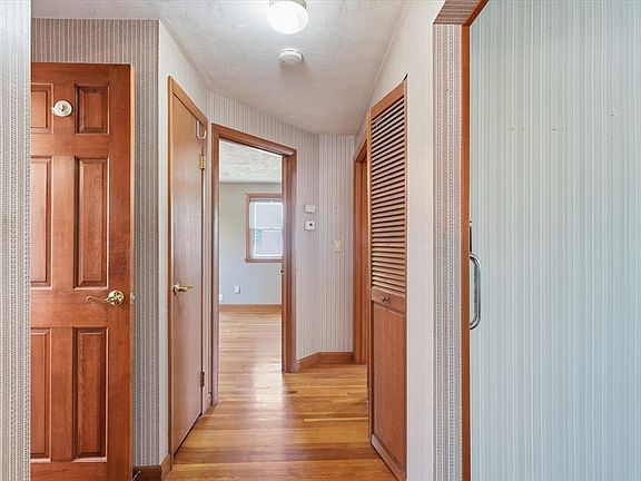 5th image of 57 Allen Ave