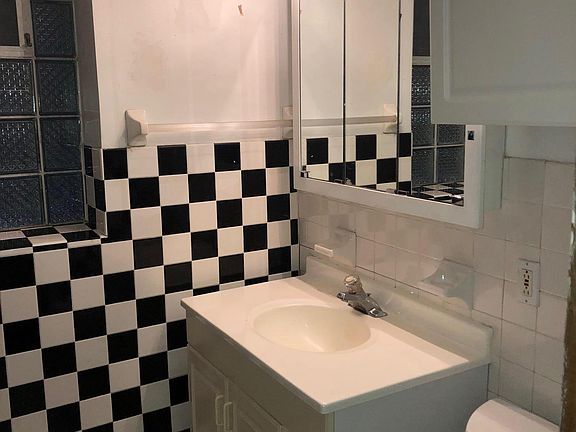 3rd image of 2853 W Shakespeare Ave APT 1