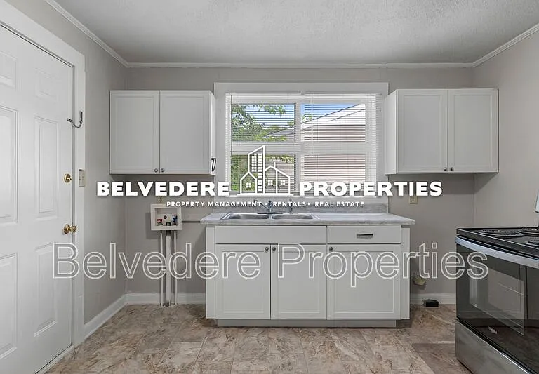 114 Charles Ave #B — Photo 11