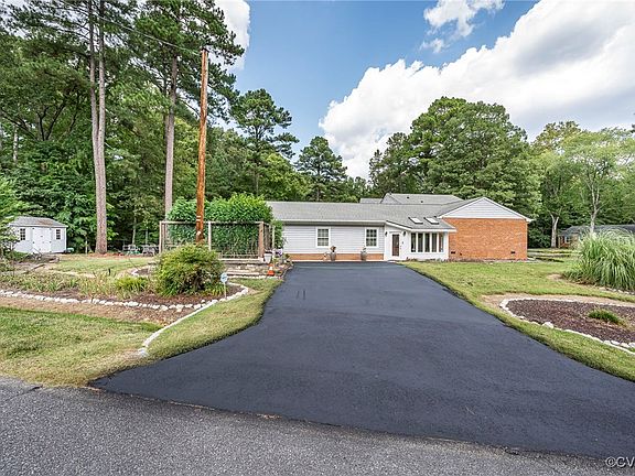 4th image of 408 Briarwood Cir