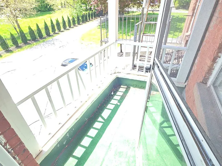 514 Grand Ave — Photo 6