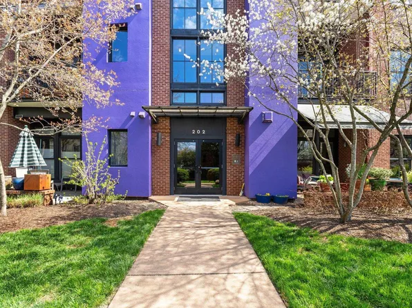 202 Douglas Ave APT 3E, Charlottesville, VA 22902