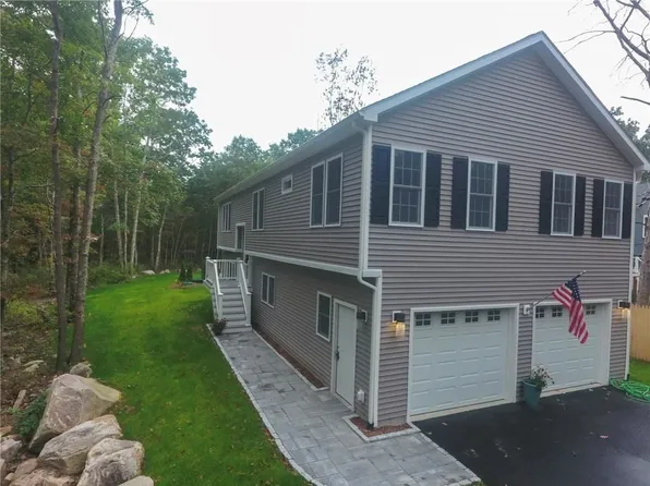 315 Staghead Dr, Pascoag, RI 02859