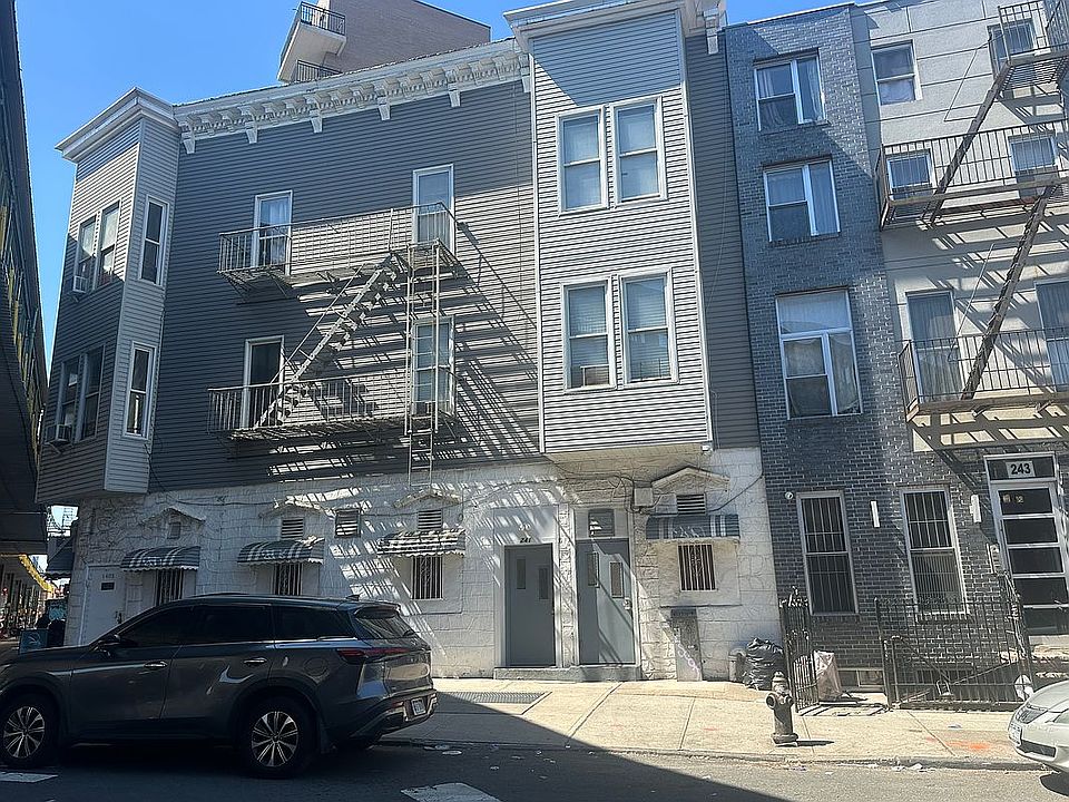 2nd image of 1409 Myrtle Ave