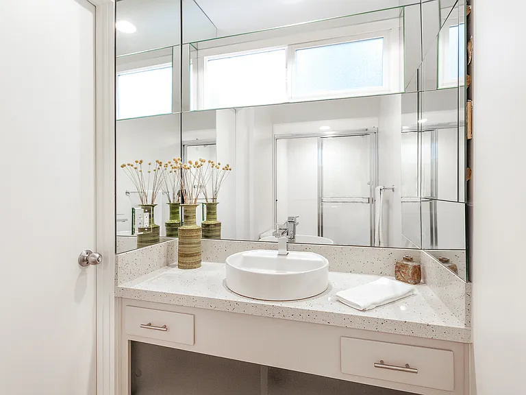 938 N San Vicente Blvd #8 — Photo 18