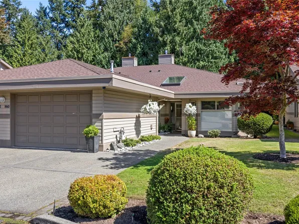 860 Lakes Blvd, Nanaimo, BC V9P 2P8