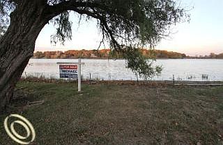 5th image of 1840 Long Lake Shore Dr