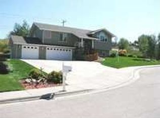2932 Evergreen Dr, Rapid City, SD 57702