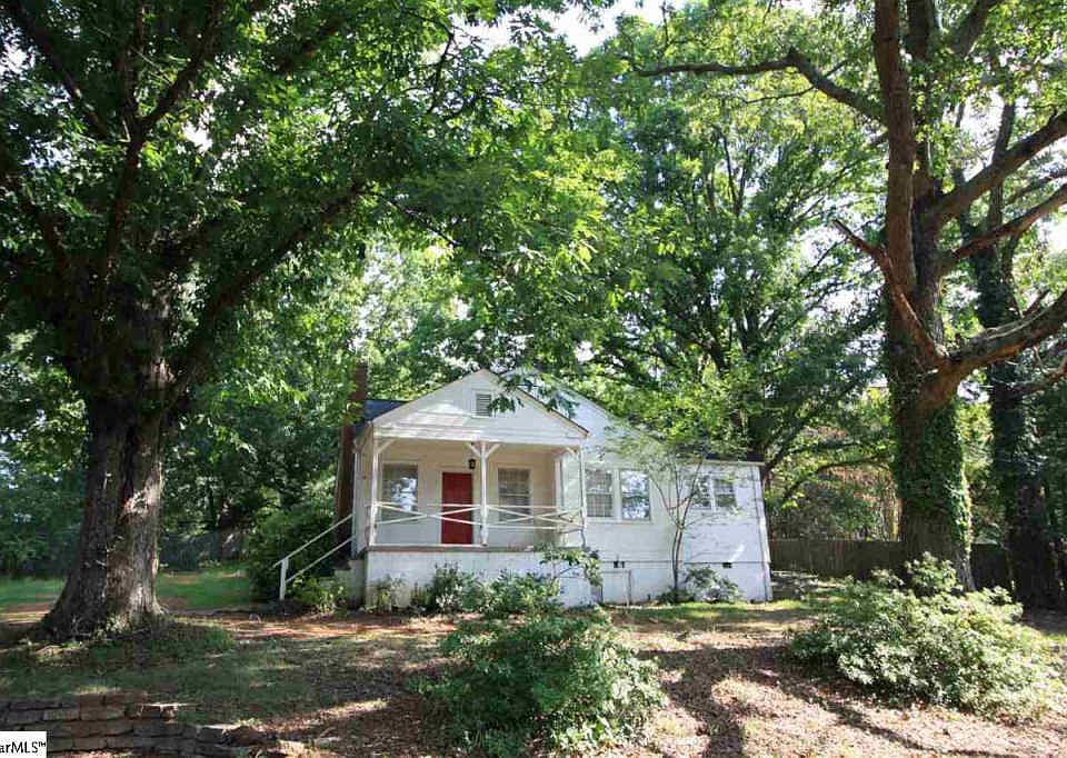 1st image of 23 Hilltop Dr