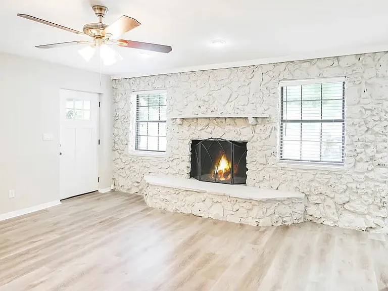 4517 S Hale Ave — Photo 1