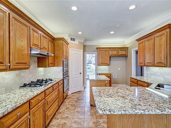 5th image of 5201 Foxgrove Ct