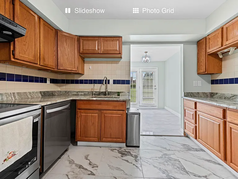 4165 Crooks Rd — Photo 10