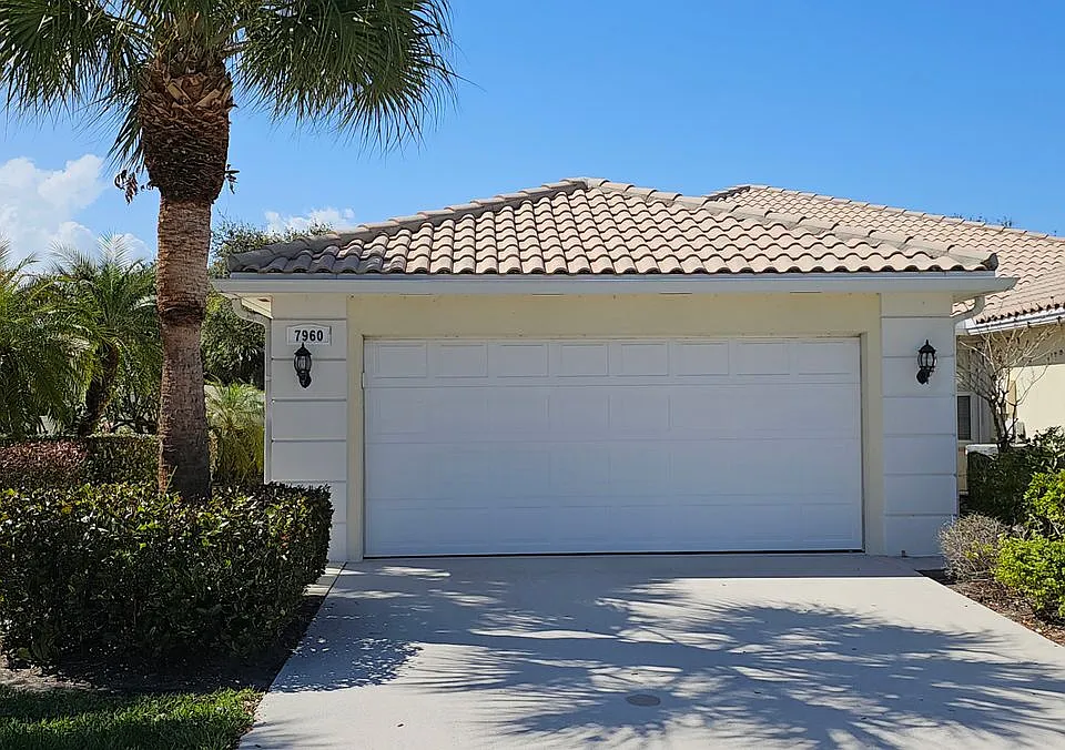 7960 SE Peppercorn Ct