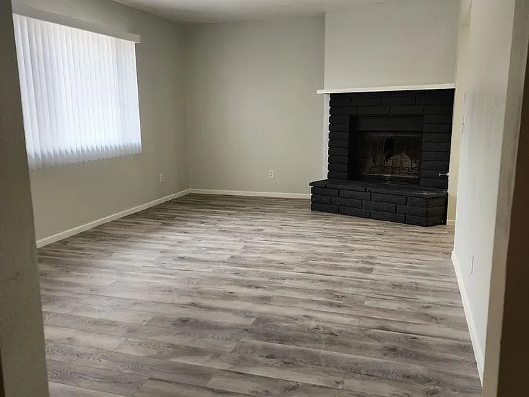 15833 Serrano Rd — Photo 9
