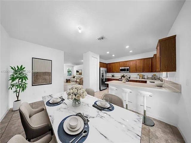 3952 Devenshire Ct — Photo 3