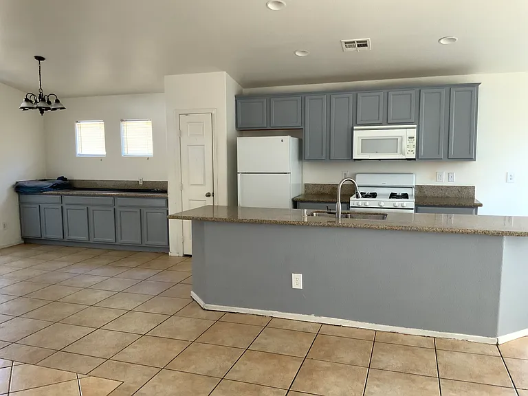 5737 Royal Sands St — Photo 5