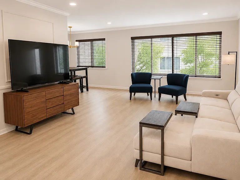 321 N Palm Dr #5 — Photo 3