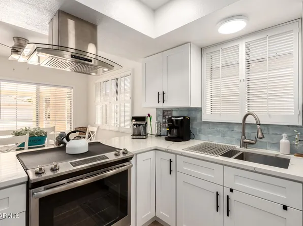 26414 S Lakemont Dr, Sun Lakes, AZ 85248