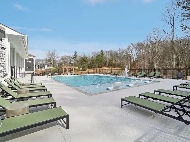 Arden Pines Luxury Apartments — Photo 7