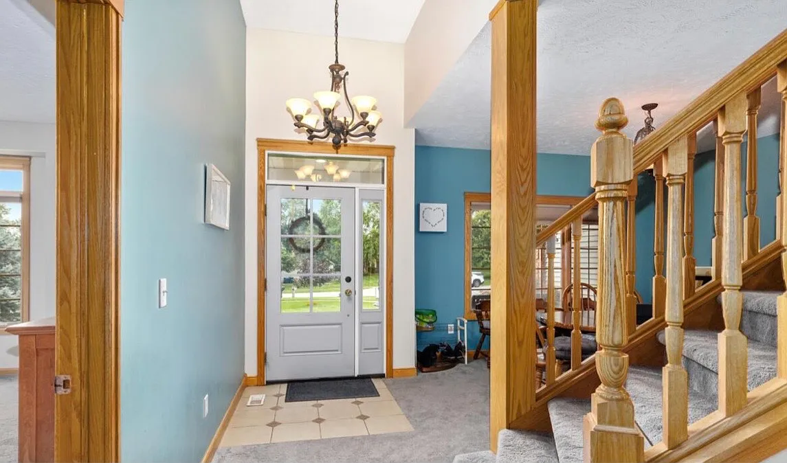 4 bed, 2.5 bath, 3824 sqft, $2,900 — Photo 3